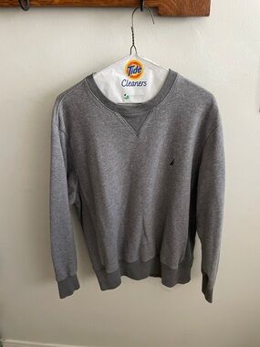 Nautica Men’s Gray Crewneck Sweatshirt